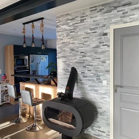 Hébergement de vacances Au Calme à 20 Minutes A Pied Du Circuit Avec Garage Privé Le Mans