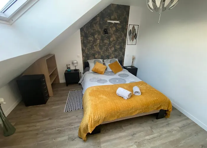 Au Calme A 20 Minutes A Pied Du Circuit Avec Garage Prive Holiday home Le Mans