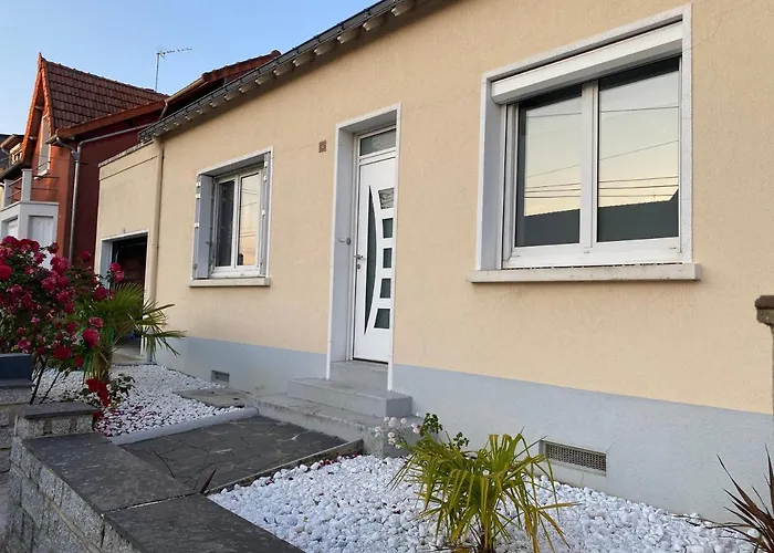 Au Calme A 20 Minutes A Pied Du Circuit Avec Garage Prive * Le Mans